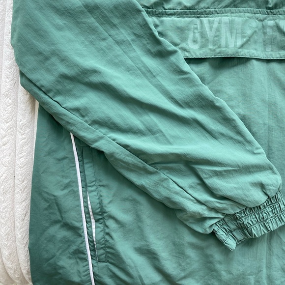 Mens Gymshark Pull-Over - Picture 4 of 6